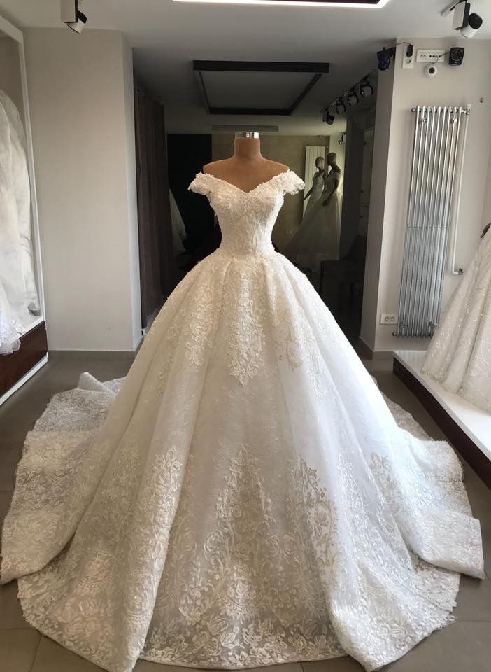 Unique Bridal Gown Ball Gown Off The Shoulder White Short Sleeves Lace Wedding Dresses Pretty Bridal Gowns DH1218