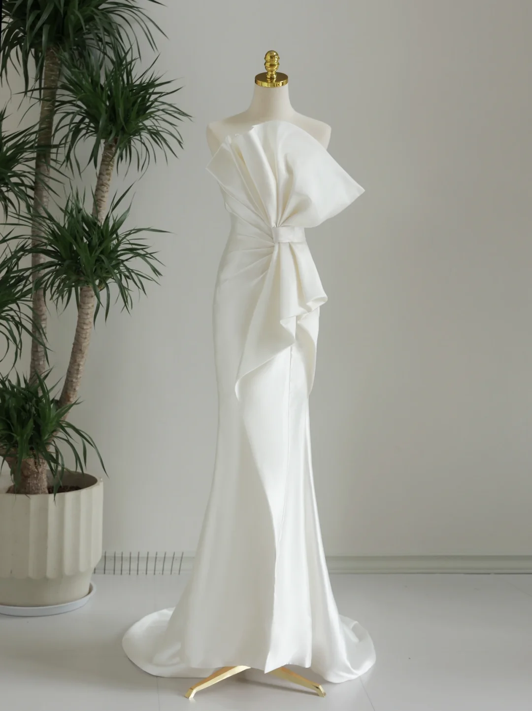 Classic Wedding Dress Mermaid Strapless White Satin Long Wedding Dresses Simple Bride Dress Bridal Gowns DH1285