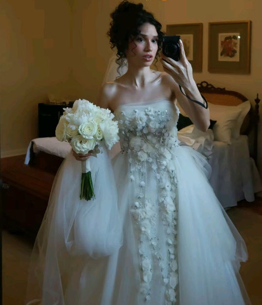 Retro A Line Strapless Sleeveless Floral Wedding Dress With Hand Made Flowers Wedding Dresses Princess Wedding Gowns DH1415