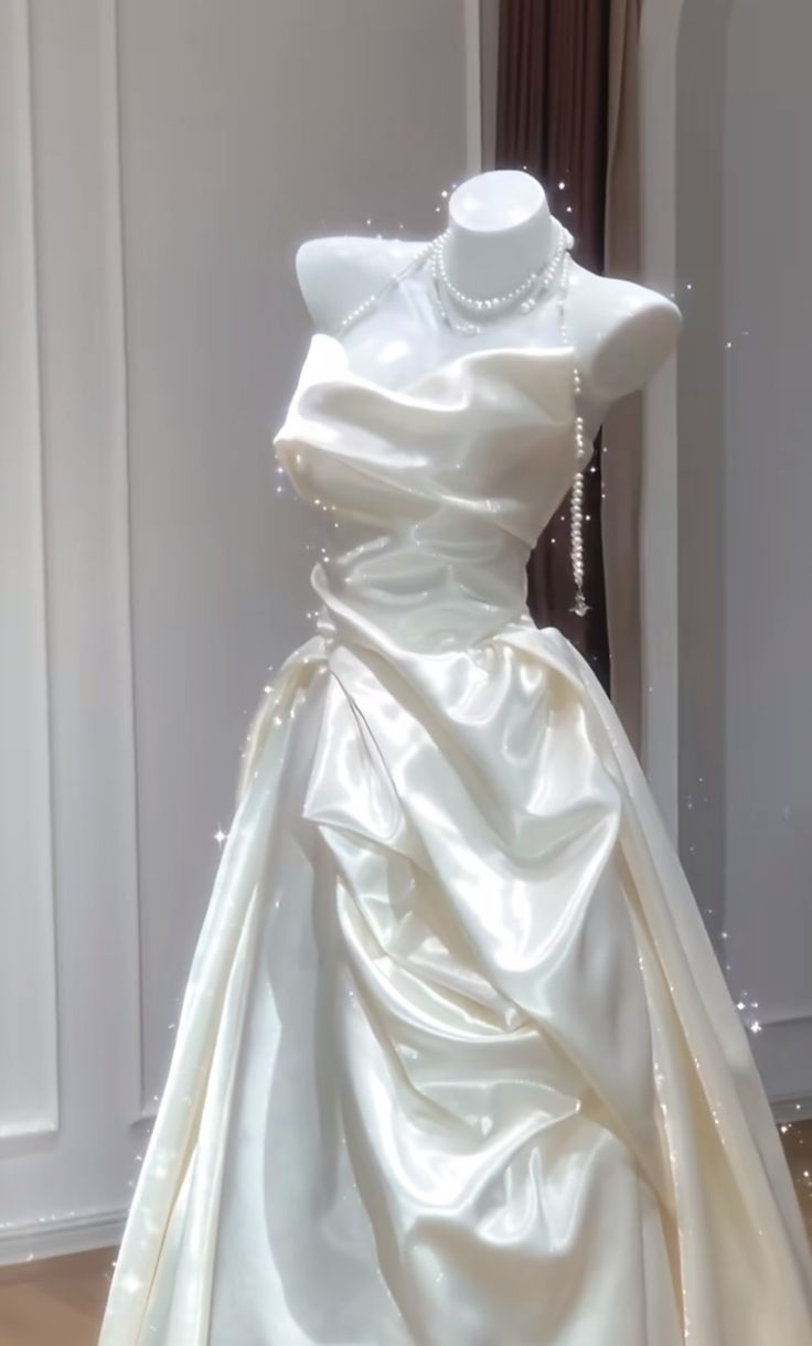 Unique Wedding Dresses Ball Gown Sweetheart Neck Satin White Long Wedding Dresses Simple Bride Dress Bridal Gowns DH1482