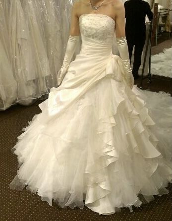 Vintage Wedding Gown Bridal Dress Ball Gown Strapless Satin Wedding Dress White Wedding Dresses Modest Wedding Gowns DH1502