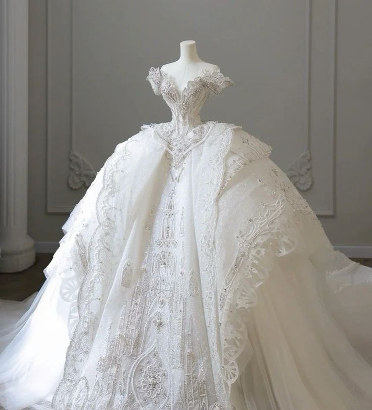 Princess Bridal Dress Ball Gown Off The Shoulder Tulle Wedding Dress With Short Sleeves Wedding Dresses Modest Wedding Gowns DH1503