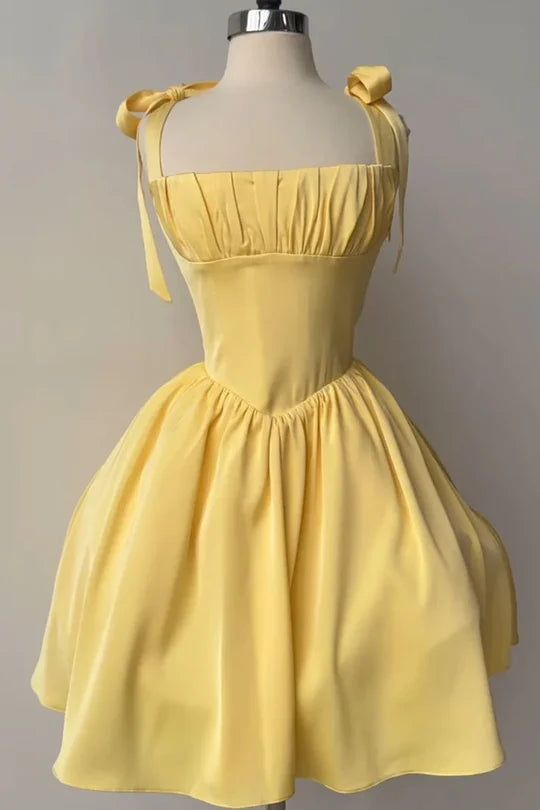 Sexy A Line Spaghetti Straps Yellow Satin Grad Dress Inspo Short Mini Formal 8th Grade Homecoming Dresses High School Hoco Court Dress Graduation Dress Cocktail Dress Birthday Outfits DH1859