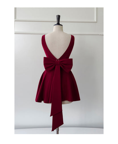 Cute Ball Gown Square Neck Burgundy Satin Grad Dress Inspo Short Mini Formal 8th Grade Homecoming Dresses High School Hoco Court Dress Graduation Dress Cocktail 18th Birthday Outfits D1941）