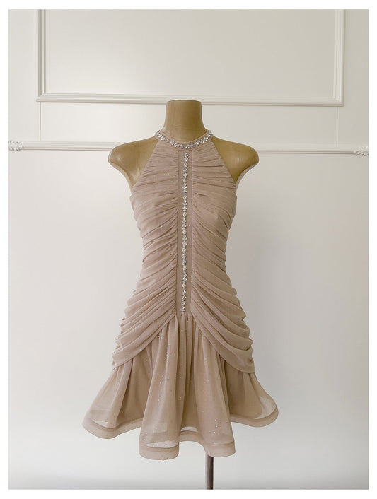 Cute Sheath Scoop Neck Champagne Short Grad Dress Inspo Short Mini Formal 8th Grade Homecoming Dresses High School Hoco Court Dress Graduation Dress 18th Birthday Outfits DH1951