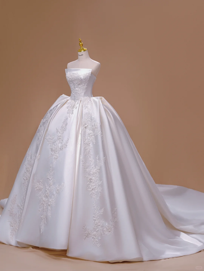 Fairy Tale Wedding Dress Princesses Ball Gowns Strapless Sleeveless White Satin Lace Wedding Dresses Bridal Gowns DH2804