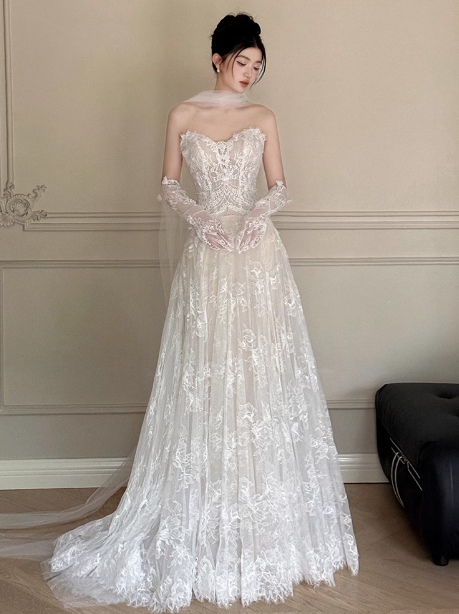 Classic Bridal Gown A Line Sweetheart Lace White Wedding Dresses Minimalist Bridal Gowns DP1645