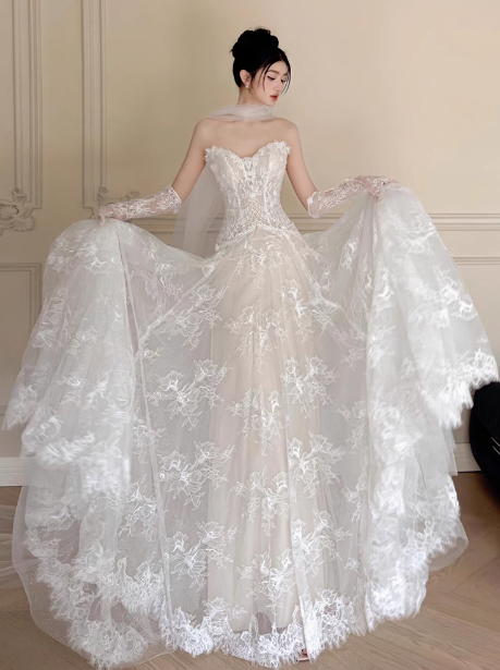 Classic Bridal Gown A Line Sweetheart Lace White Wedding Dresses Minimalist Bridal Gowns DP1645