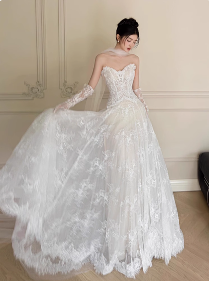 Classic Bridal Gown A Line Sweetheart Lace White Wedding Dresses Minimalist Bridal Gowns DP1645