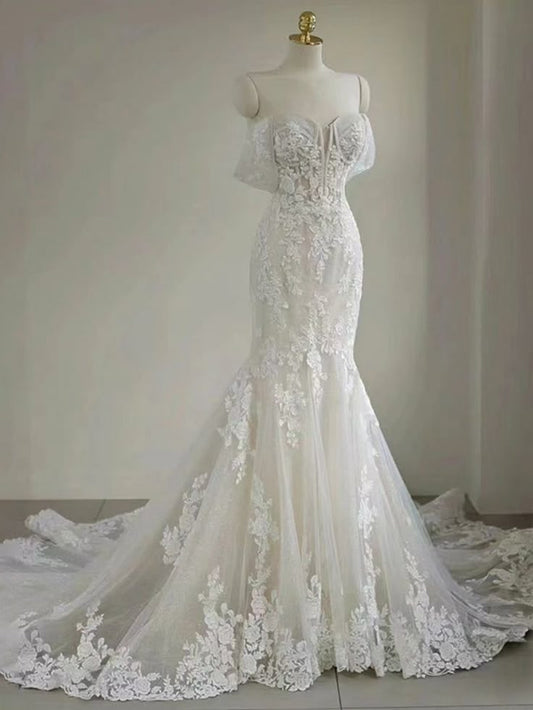 Dreamy Elegant Mermaid Sweetheart Lace Appliques Wedding Dress With Train Brides Dress DP611