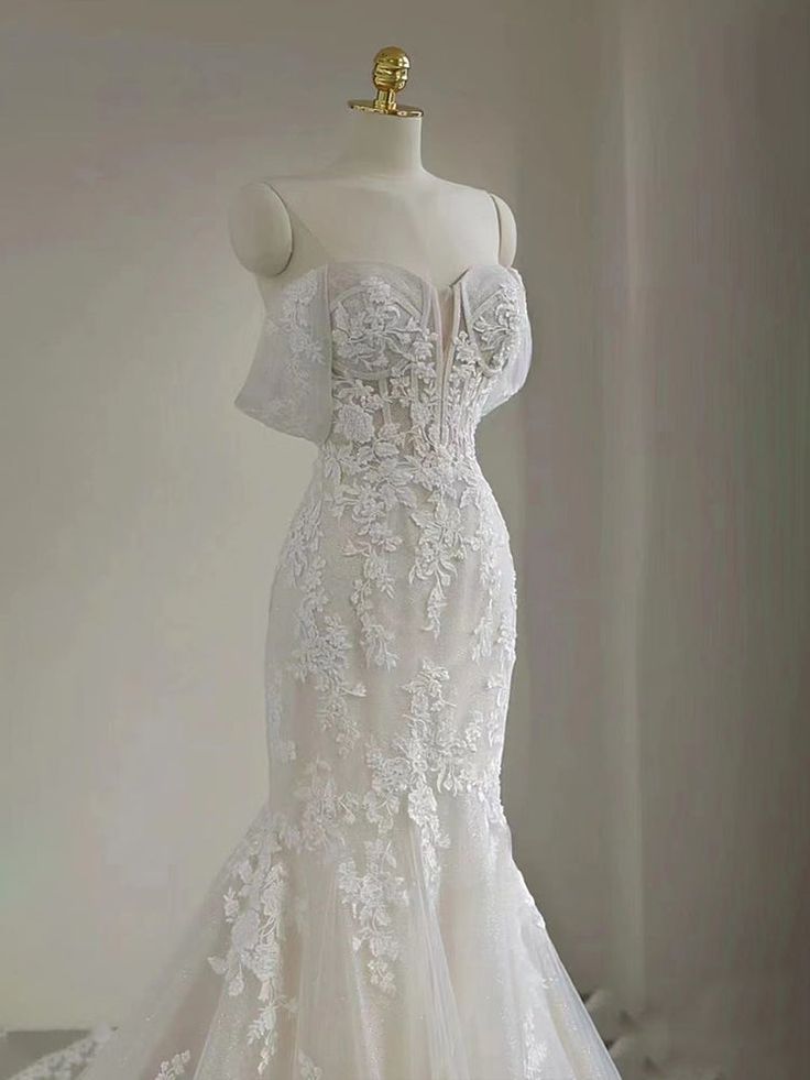 Dreamy Elegant Mermaid Sweetheart Lace Appliques Wedding Dress With Train Brides Dress DP611