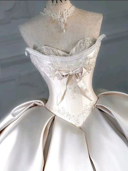 Princess Ball Gown Strapless Lace Appliques Satin Prom Dress 18th Birthday Dress Wedding Dress SH3897