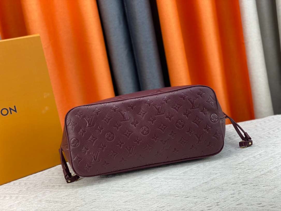 Louis Vuitton Neverfull