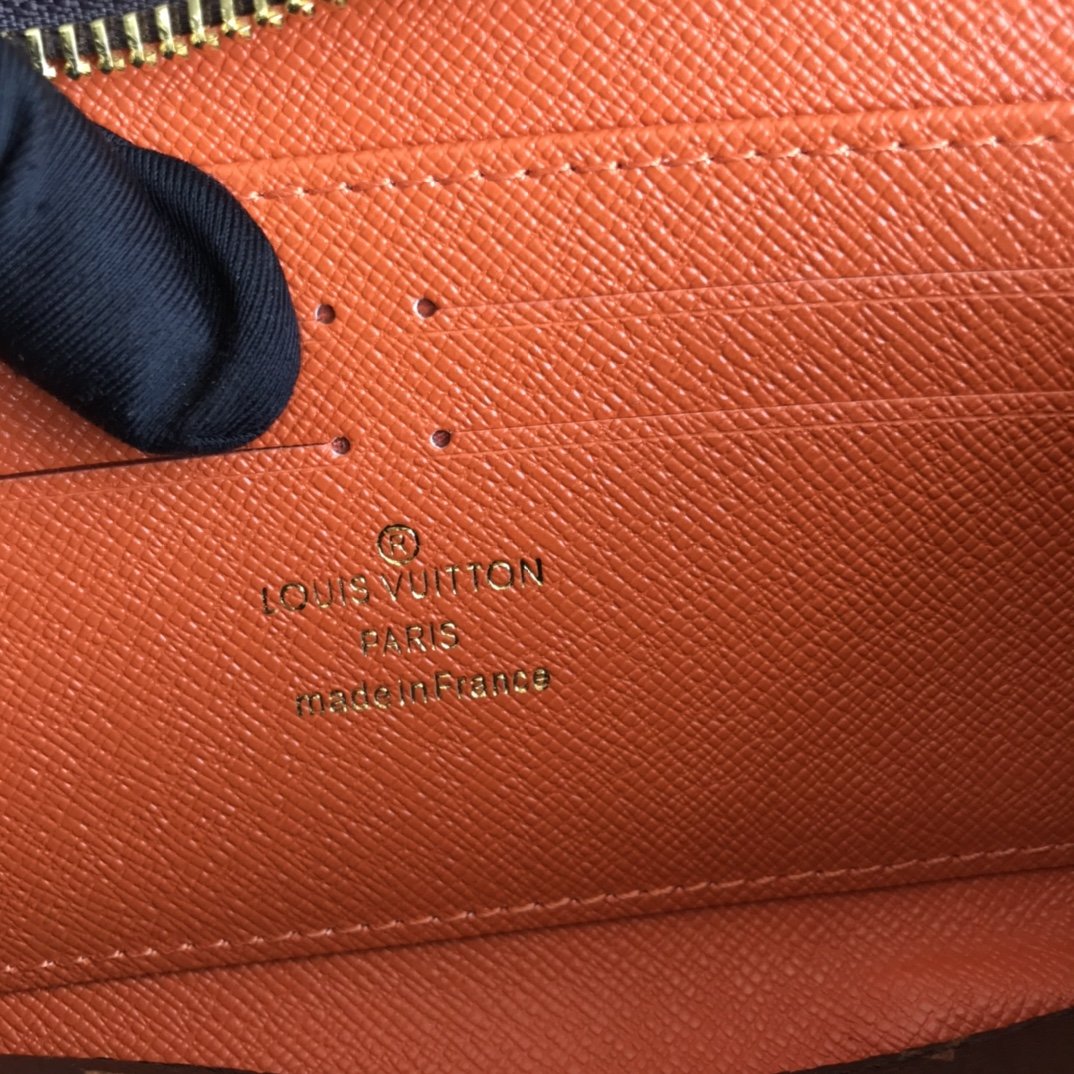 Louis Vuitton Zippy Wallet