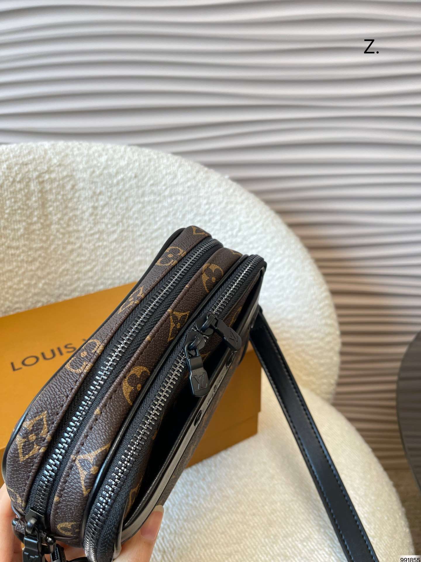 LOUIS VUITTON Alpha Wearable Wallet Eclipse Monogram