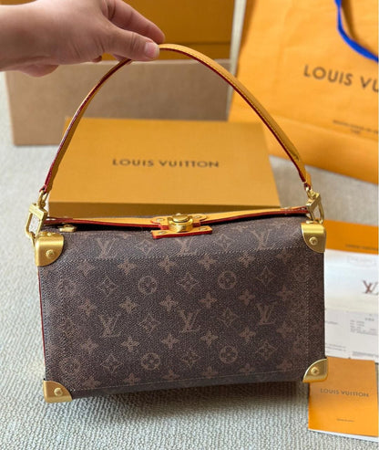 Louis Vuitton M11536 Soul Trunk East West