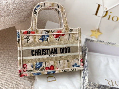 Medium Dior Book Tote Gold