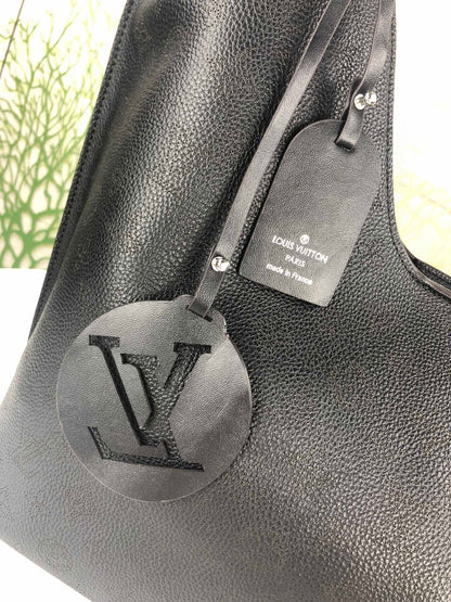 Louis Vuitton Carmel Hobo Bag ‘Mouse Grey’