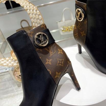 Premium LUV BOOTS 024 – P7262959304909