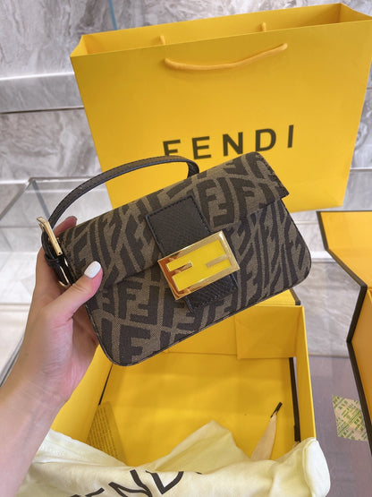 Fendi Women Baguette 1997 Brown