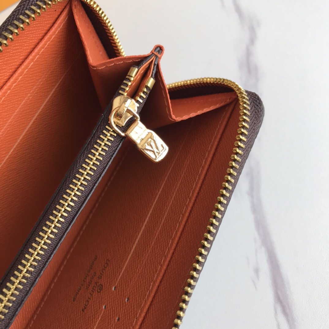 Louis Vuitton Zippy Wallet
