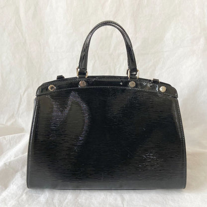 Louis Vuitton Brea handbag in black patent epi leather