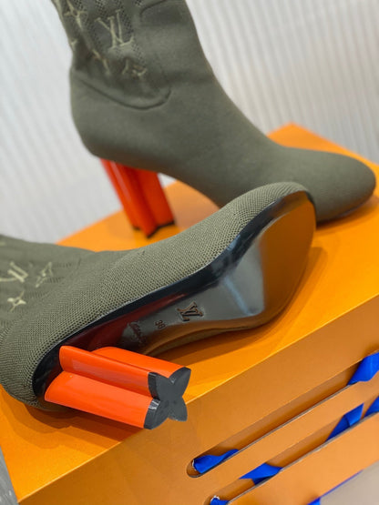 Premium LUV BOOTS 048