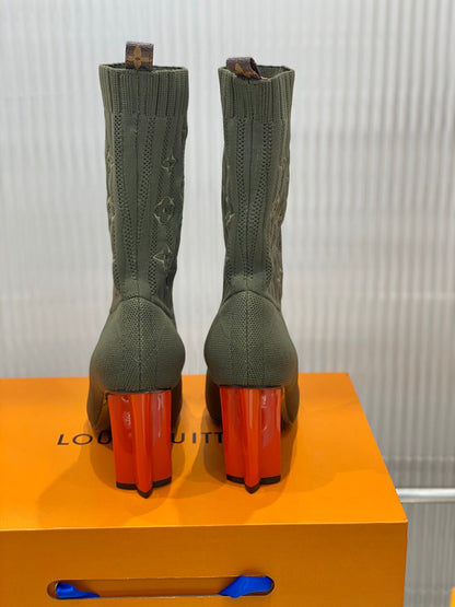 Premium LUV BOOTS 048