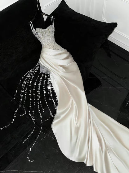 Shiny Sheath Sweetheart Neck Sequin Beaded Satin Prom Dress Evening Dress with Slit SH2537