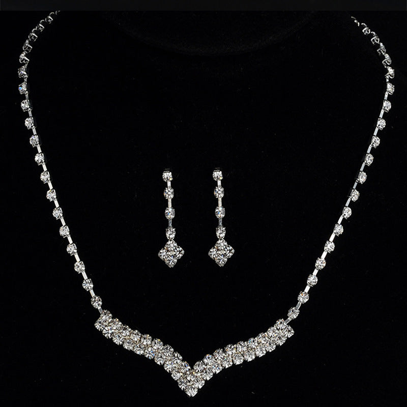 V-shaped Crystal Short Clavicle Chain Stud Necklace Set