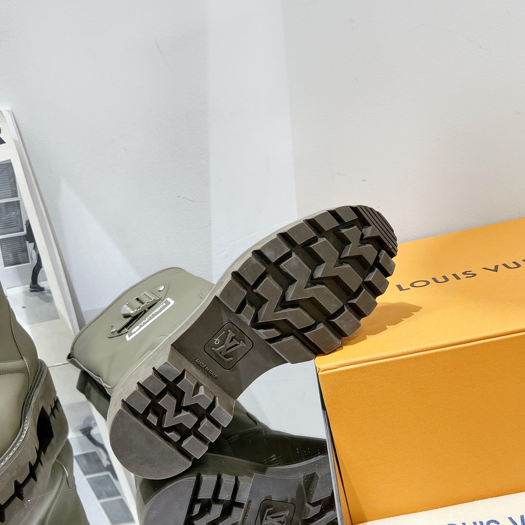 Premium LUV BOOTS 013