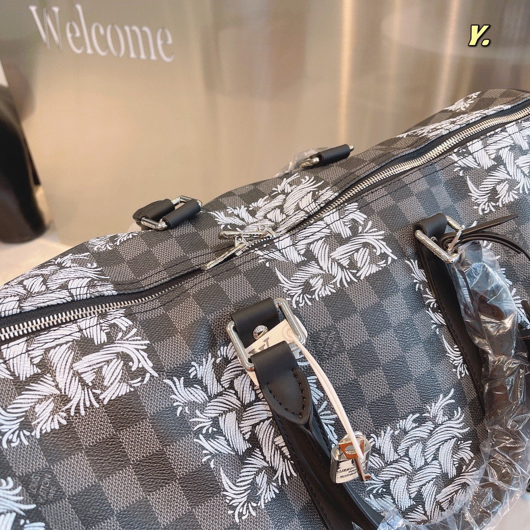 Louis Vuitton – Travel bag