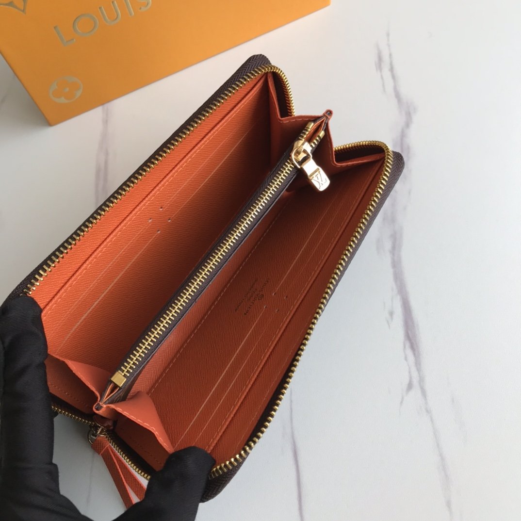 Louis Vuitton Zippy Wallet