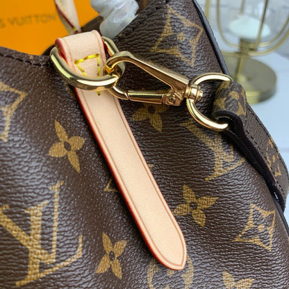 Louis Vuitton Montaigne