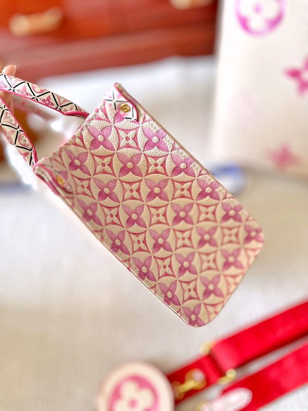 Louis Vuitton OnTheGo PM M22976