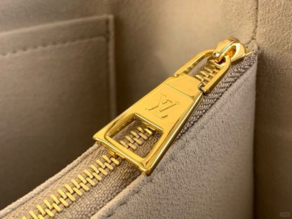 Louis Vuitton M11463 Babylone Tote PM