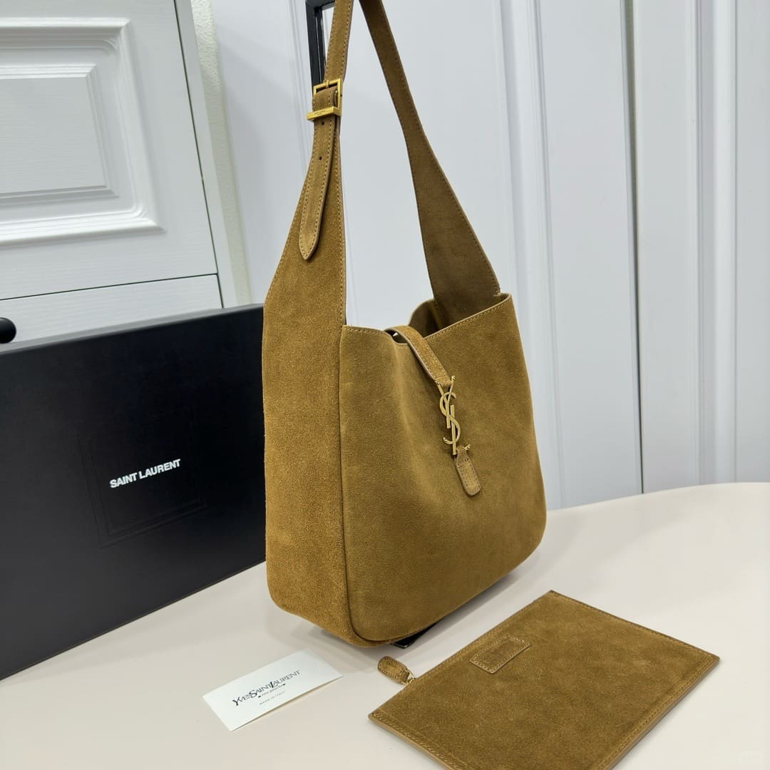 Saint Laurent LE 5 À 7 supple LARGE in suede