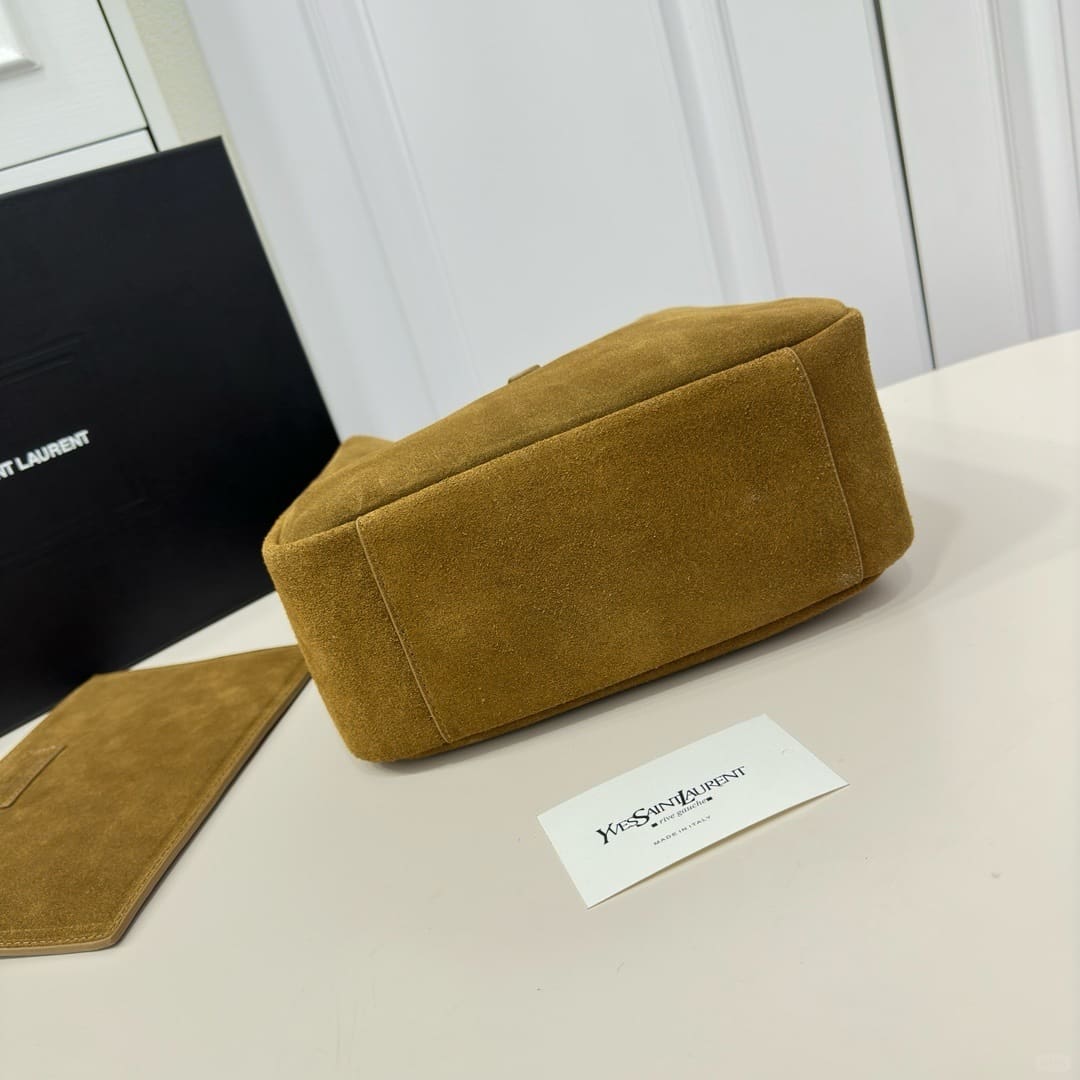 Saint Laurent LE 5 À 7 supple LARGE in suede