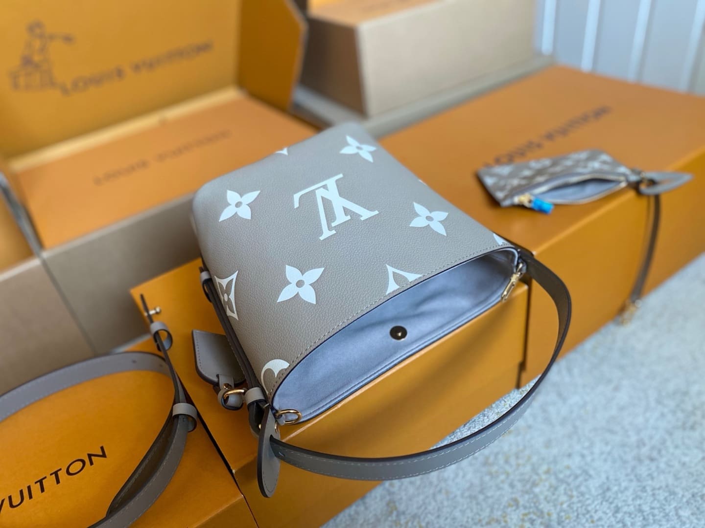 Louis Vuitton M13045 All In BB