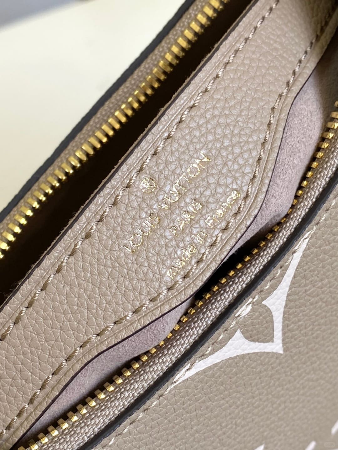 Louis Vuitton M13224 Boulogne