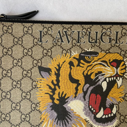 Gucci Canvas Beige GG Supreme 'l' Aveugle Par Amour' Tiger Pouch in Natural