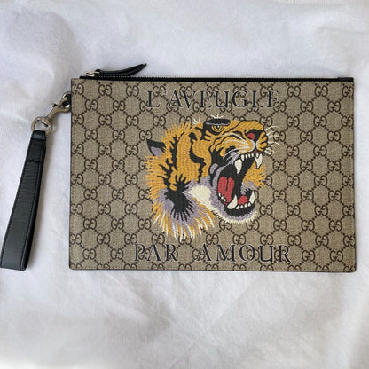 Gucci Canvas Beige GG Supreme 'l' Aveugle Par Amour' Tiger Pouch in Natural