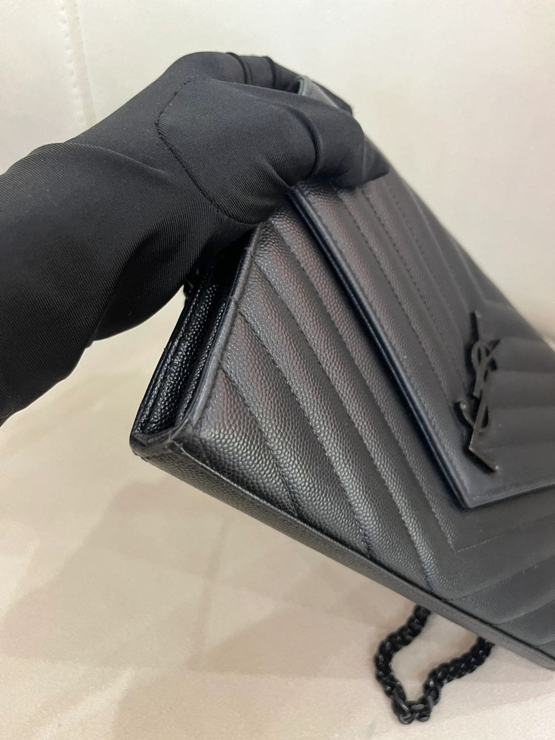 Saint Laurent CLASSIC CASSANDRE CHAIN WALLET IN GRAIN DE POUDRE LEATHER