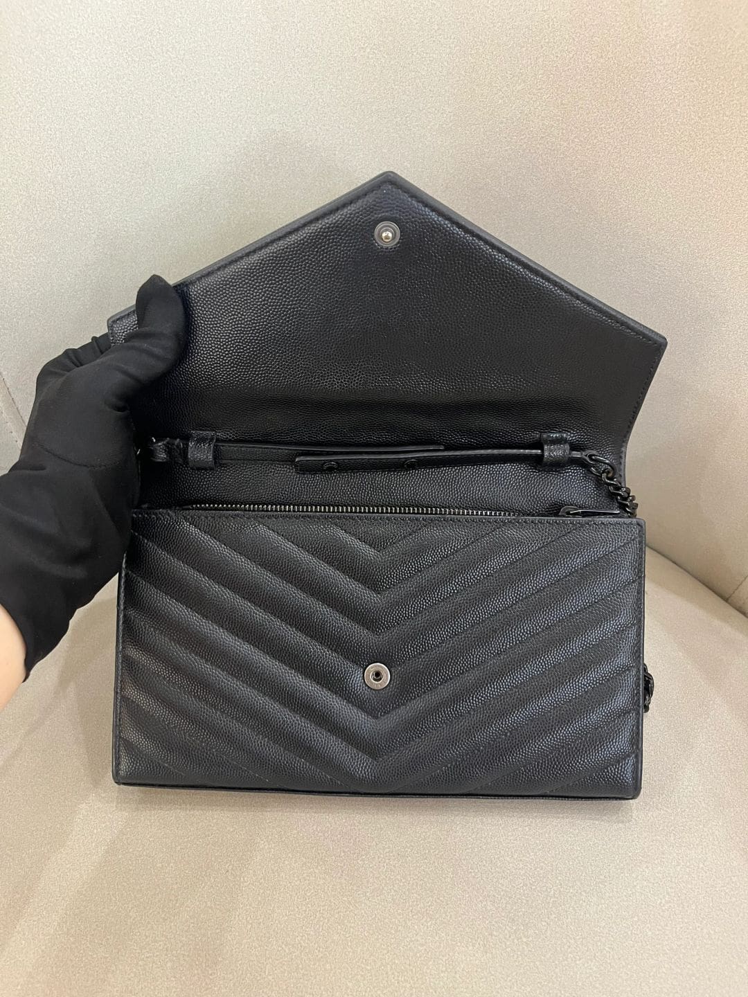 Saint Laurent CLASSIC CASSANDRE CHAIN WALLET IN GRAIN DE POUDRE LEATHER