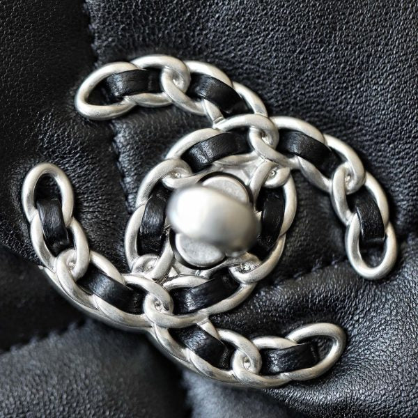 C hanel 19s handbag (silver)