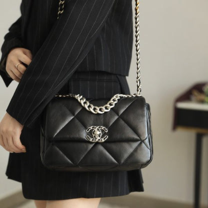 C hanel 19s handbag (silver)