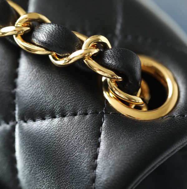 C hanel Classic Flap mini handbag