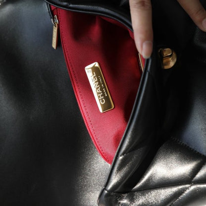 C hanel 19s handbag