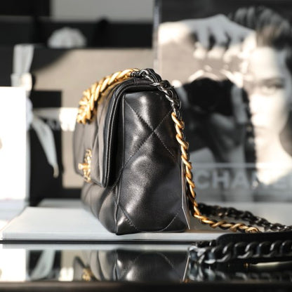 C hanel 19s handbag