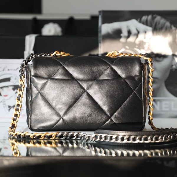 C hanel 19s handbag